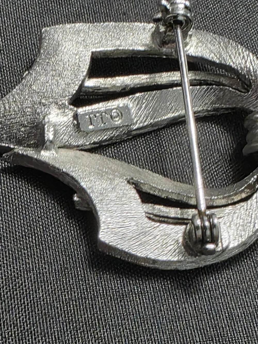 Estate Silver-Tone Sculpted Leaf Designer Brooch - 547